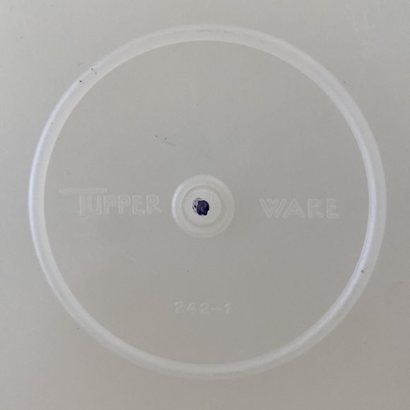 Vintage Tupperware Round Storage Container - Picture 3 of 3